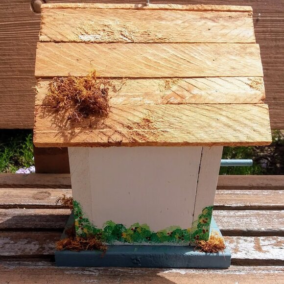 Beautiful Handmade White Birdhouse Cottage Moss White Wreath Hanging Never Used - Picture 2 of 6